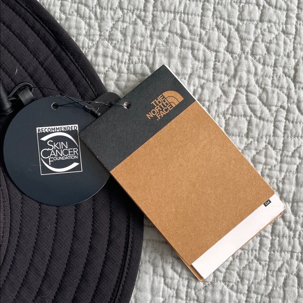 The North Face Black Sun Bucket Hat - Picture 2 of 8